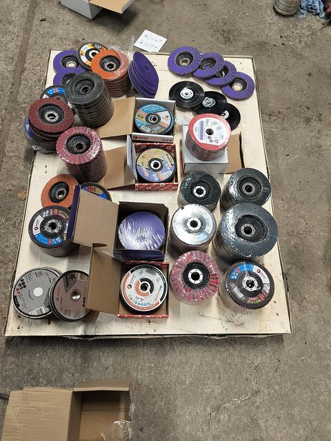 Image 1/7