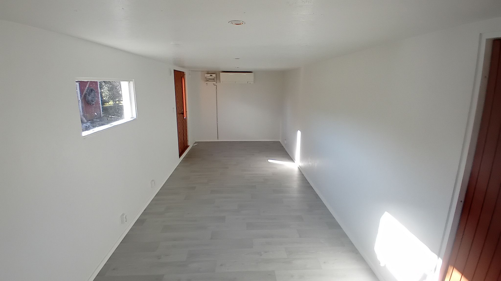 Image 8/8
