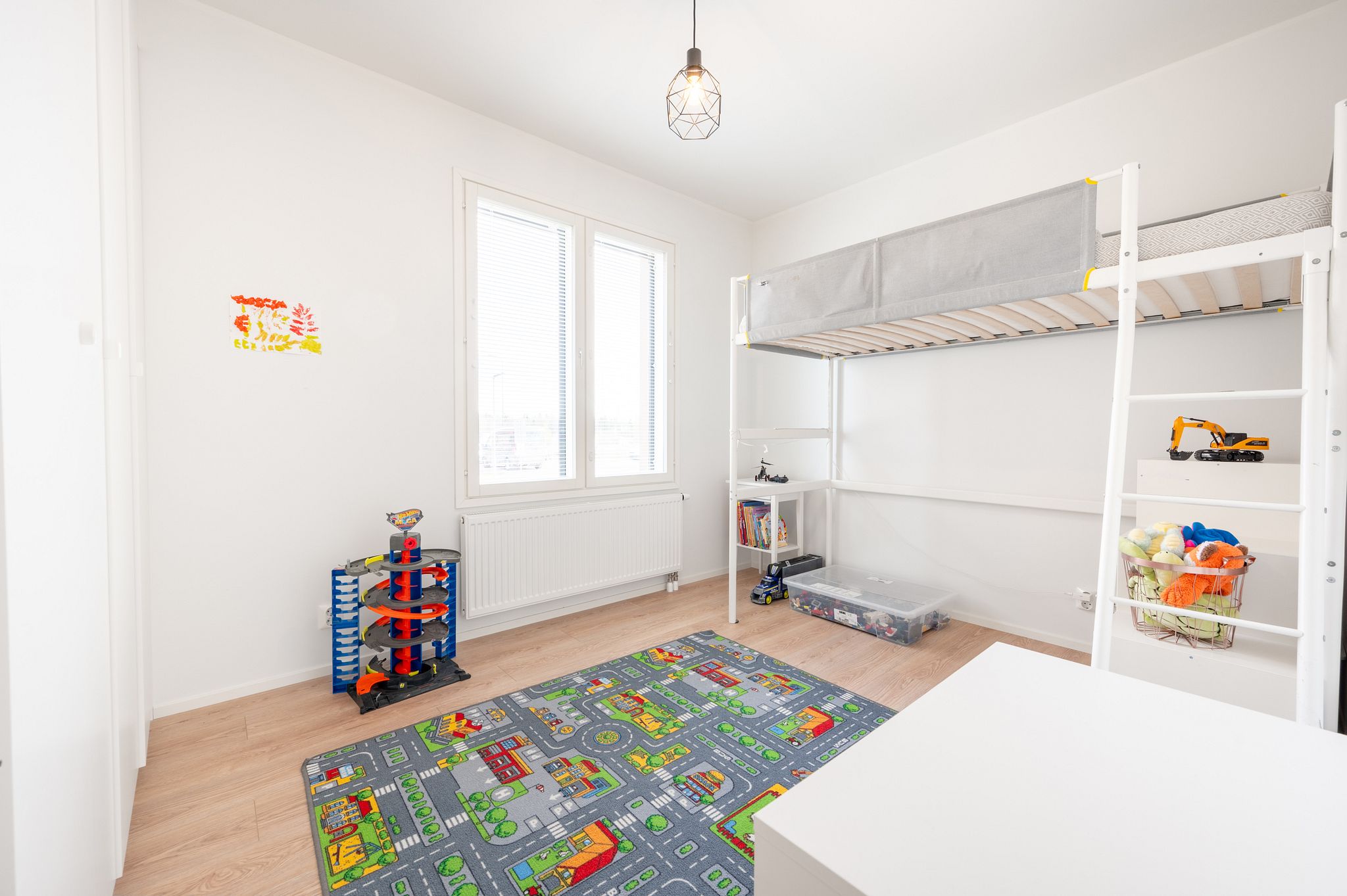 Image 11/19