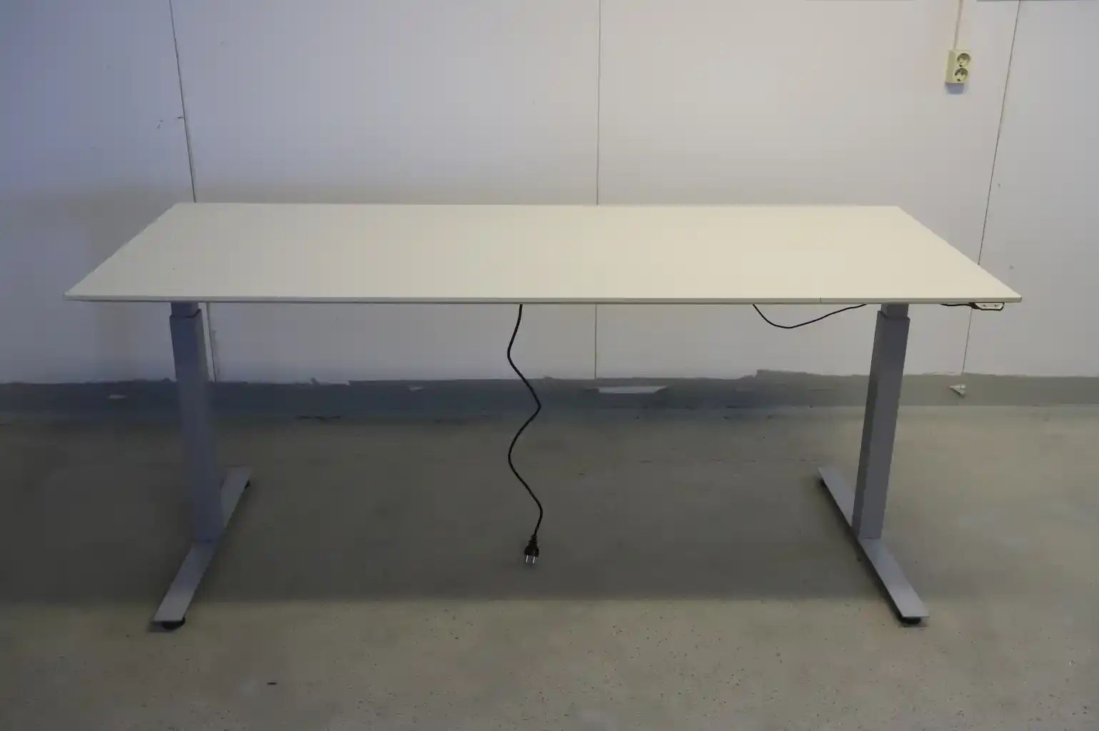 Image 6/10