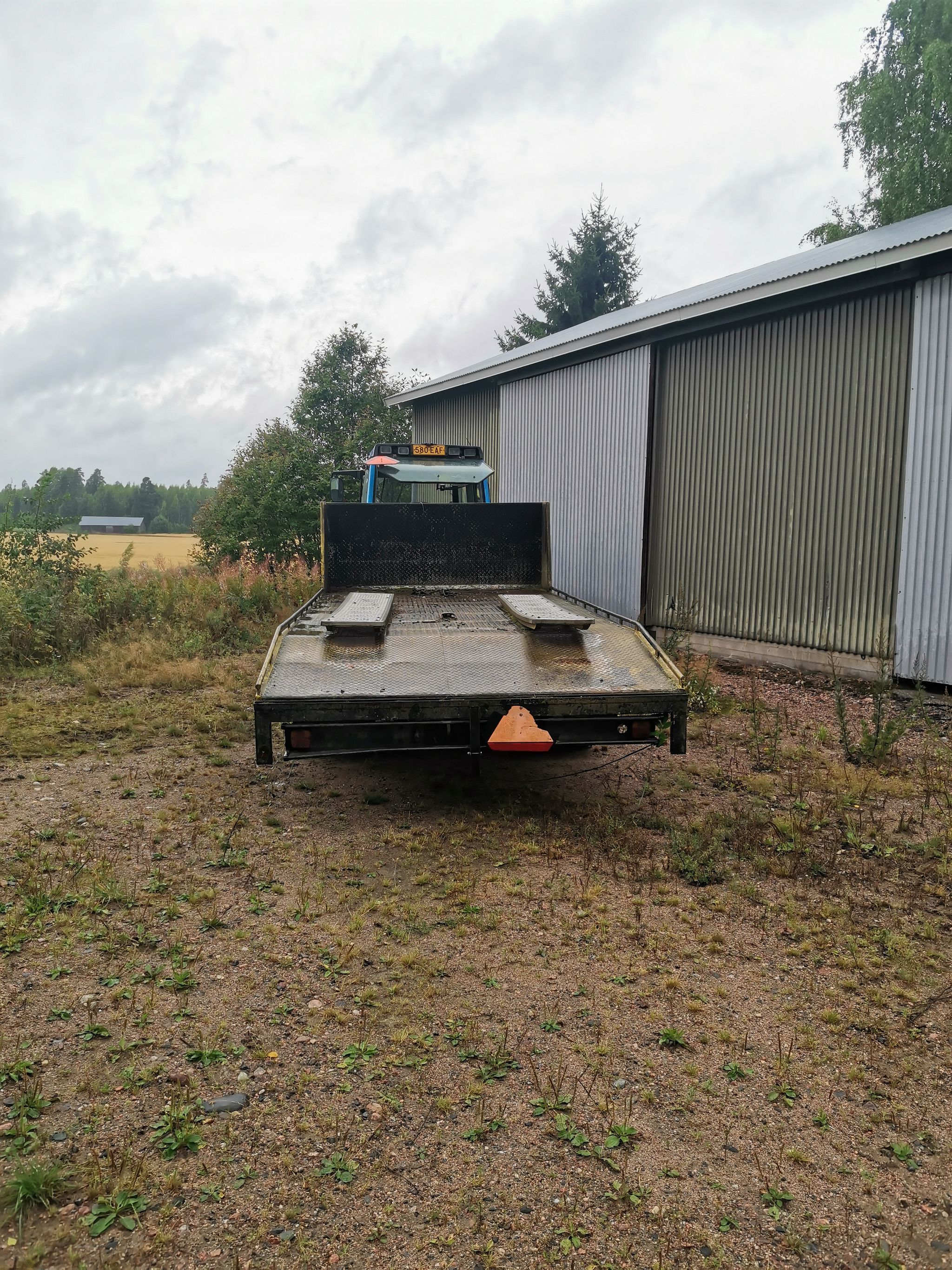 Image 2/4