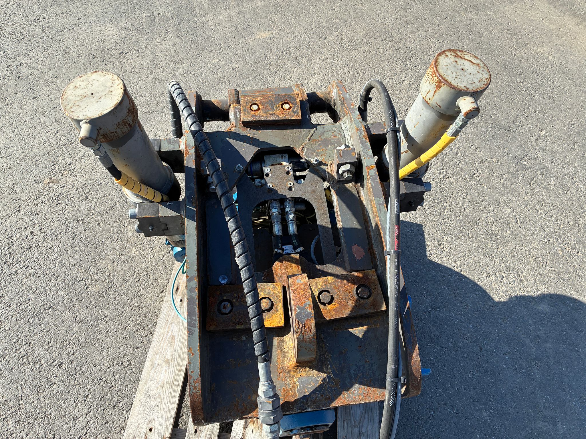 Image 8/18