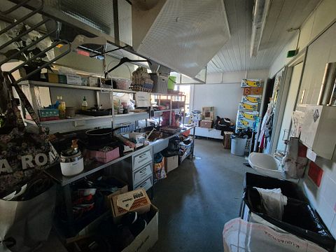 Image 27/40