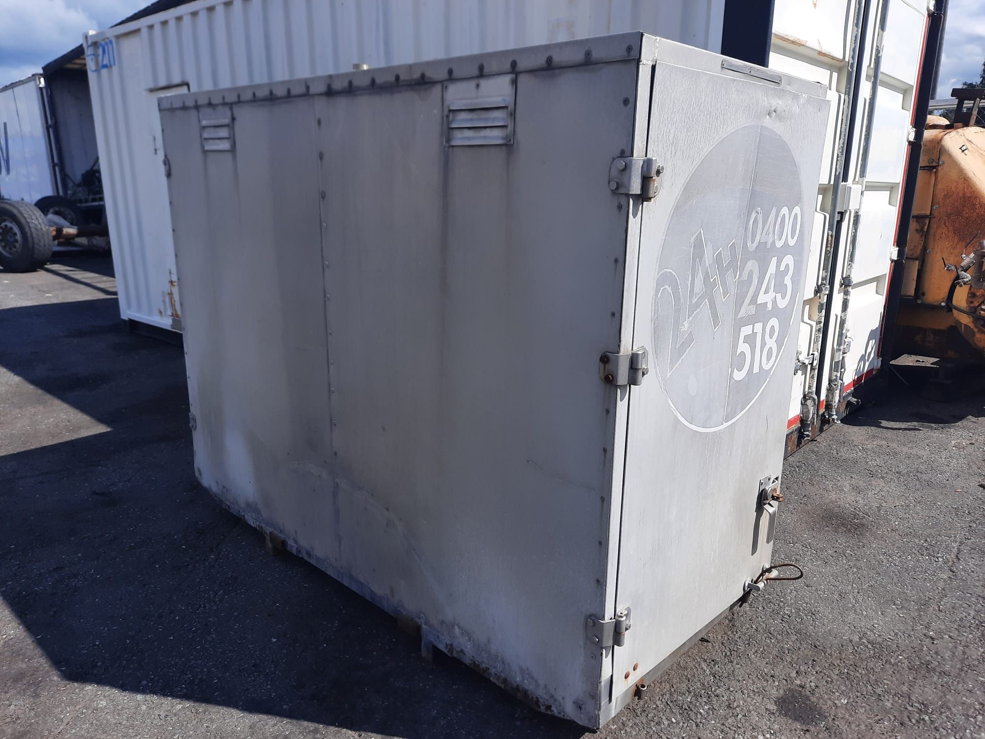 Image 1/6