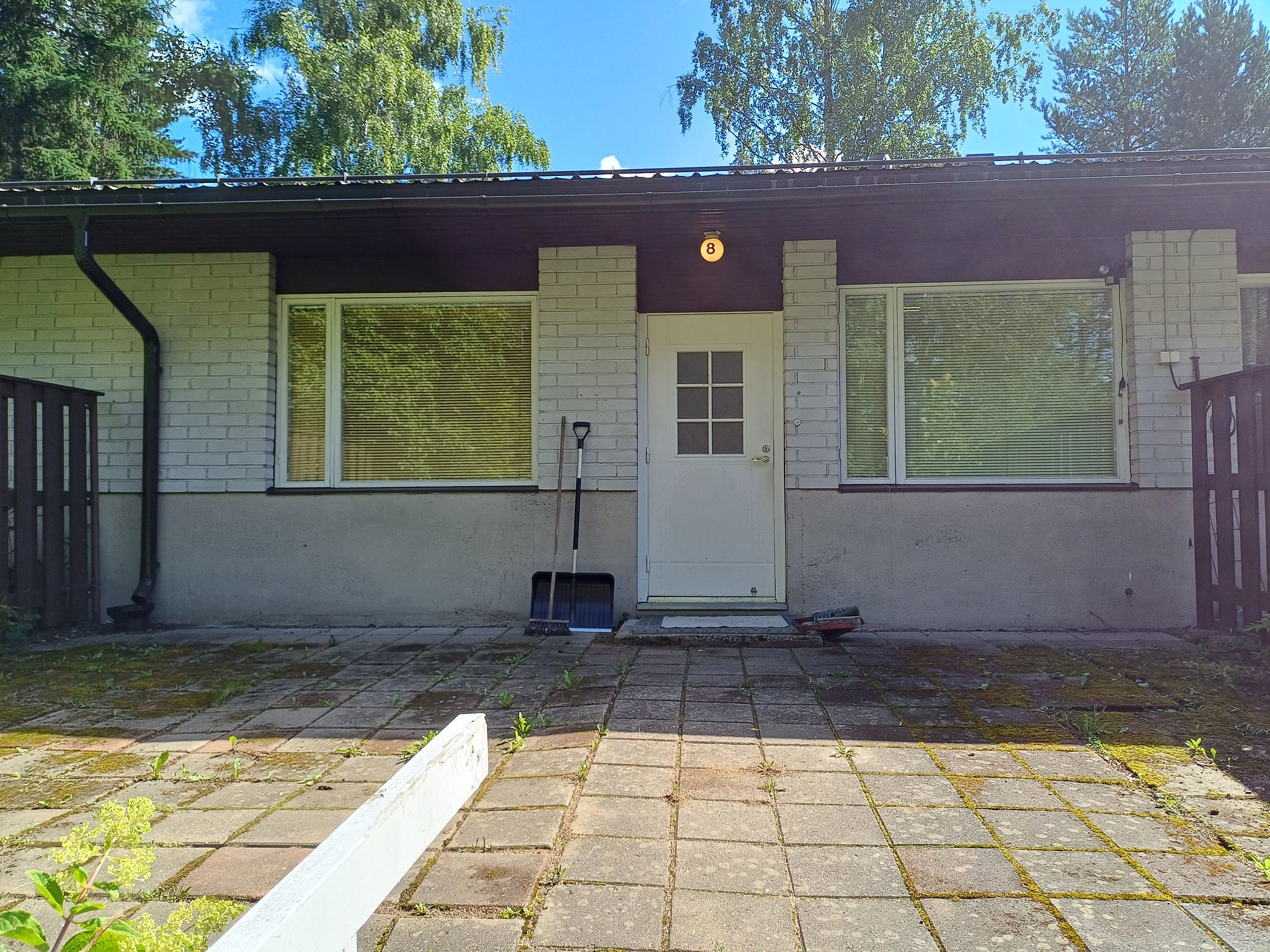 Image 1/20