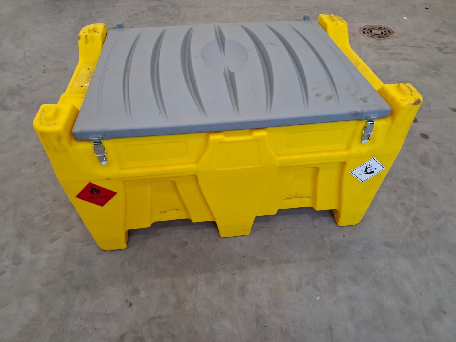 Image 1/10