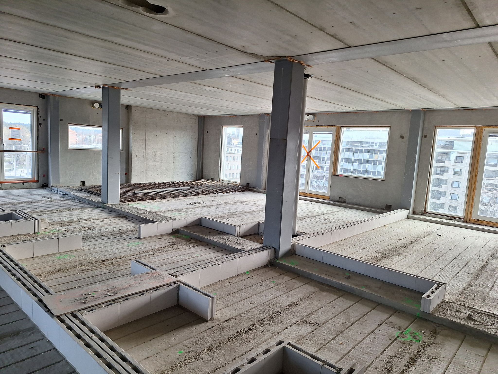 Image 8/20