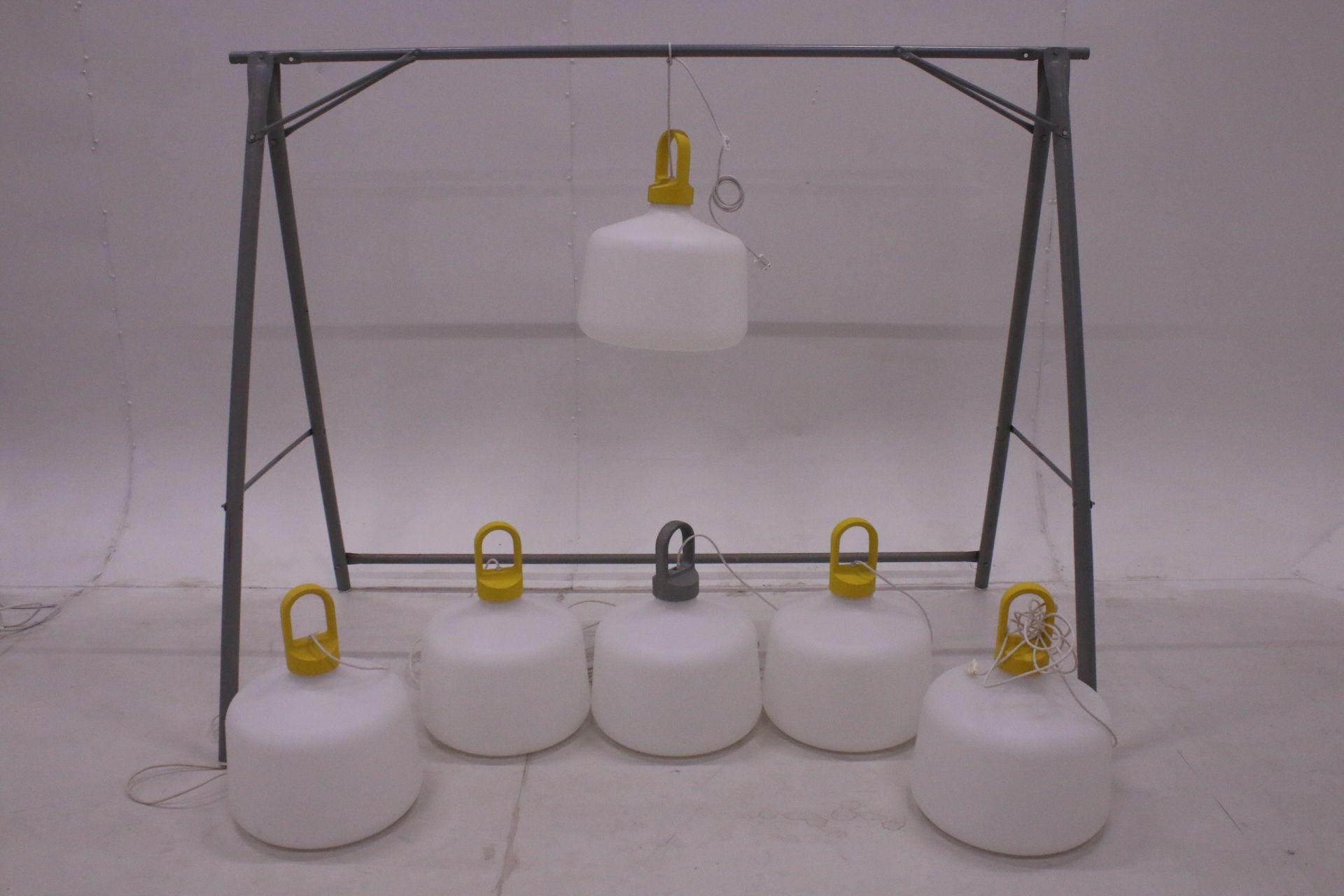 Image 1/10