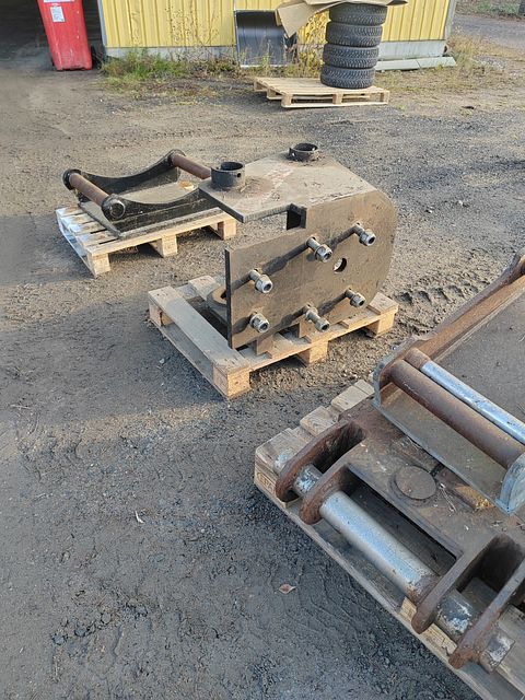 Image 4/10