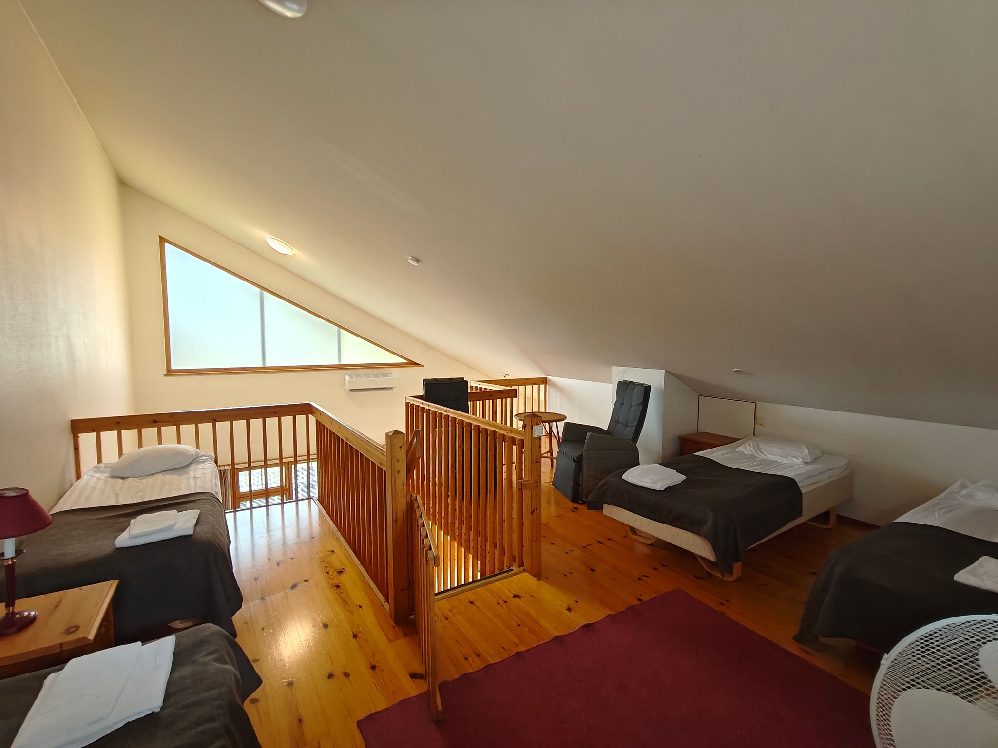 Image 8/11