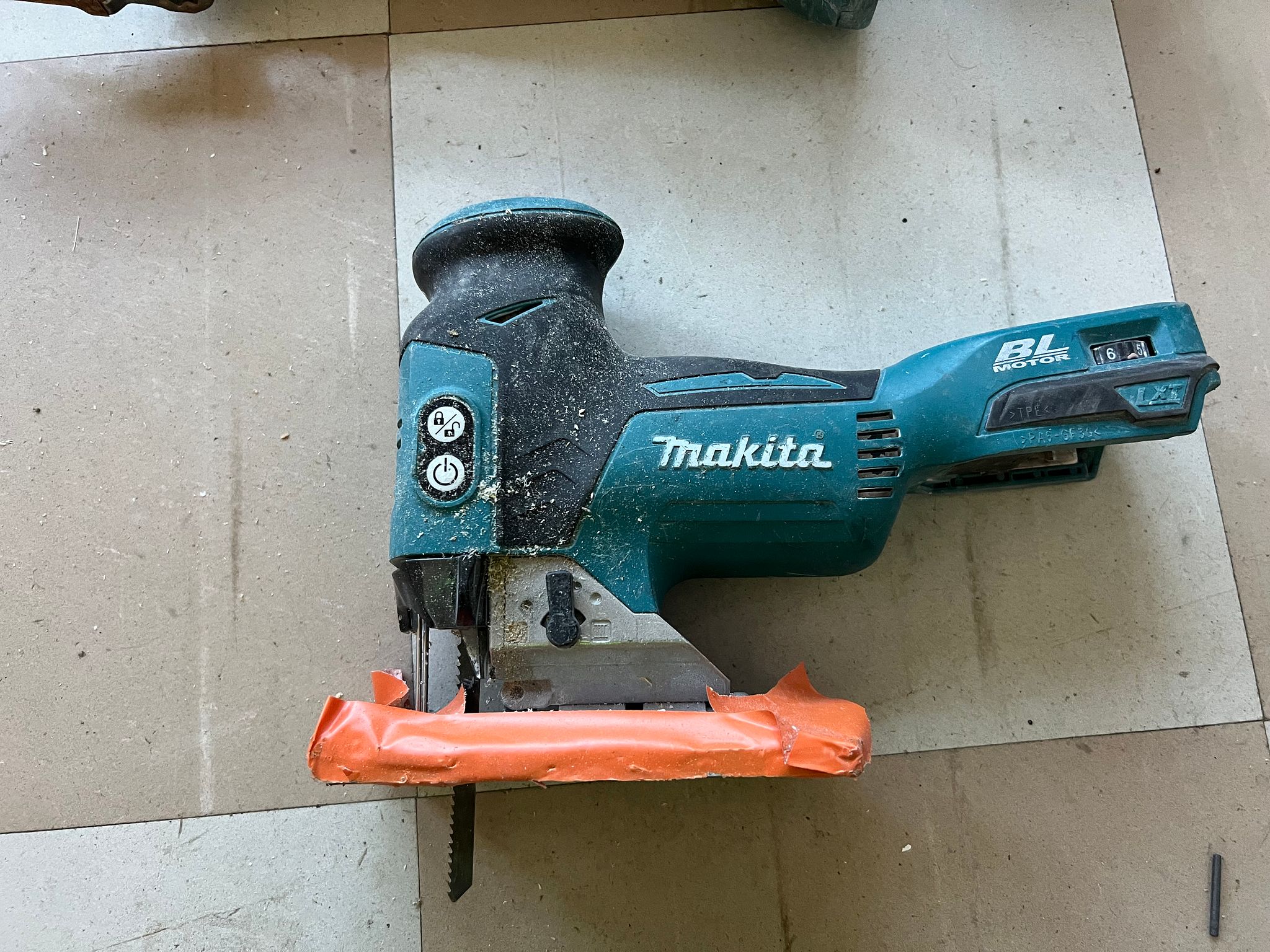 Image 2/18