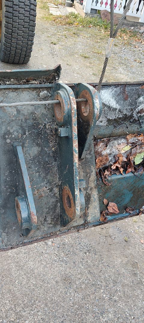 Image 3/6