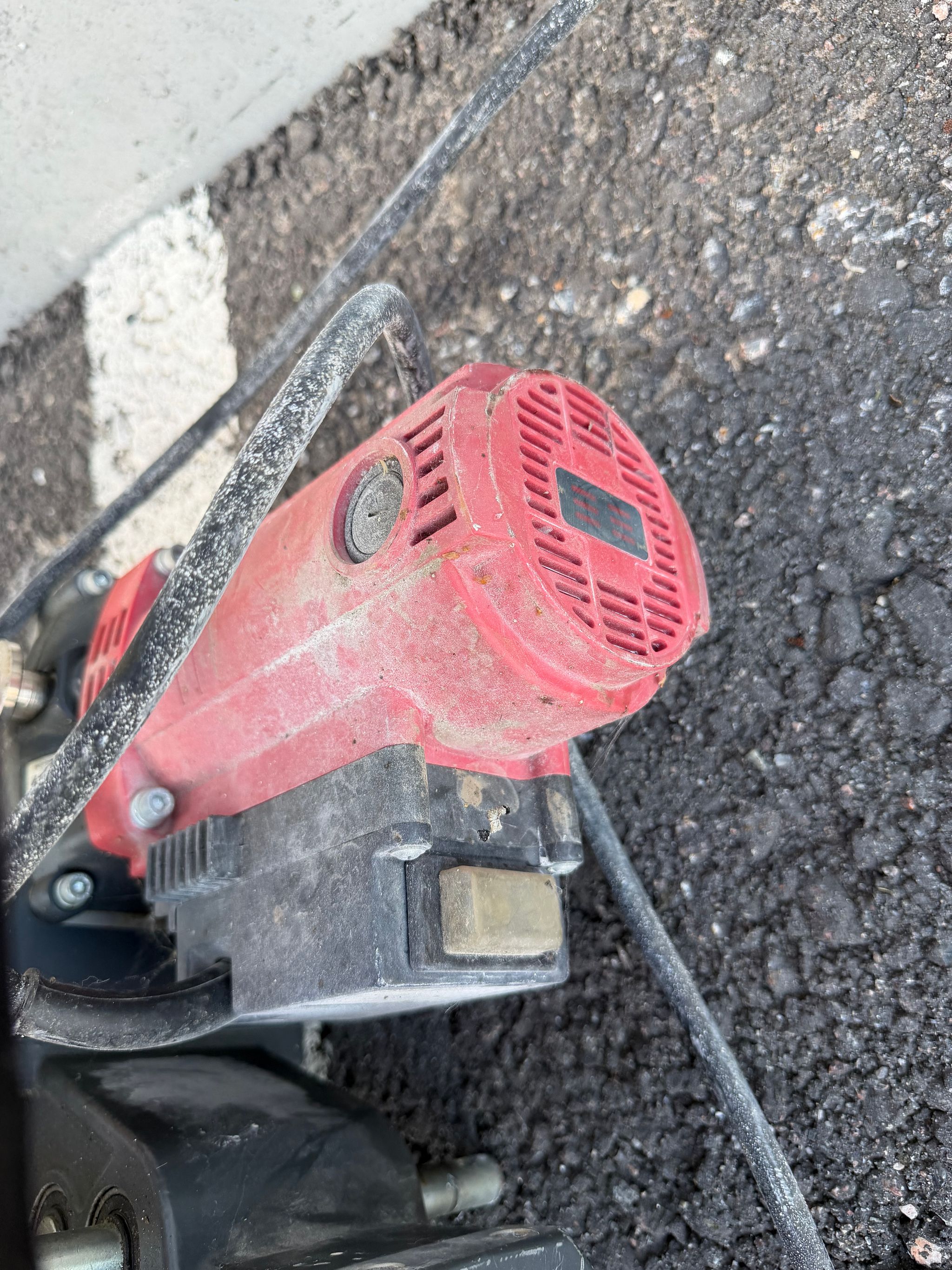 Image 6/10