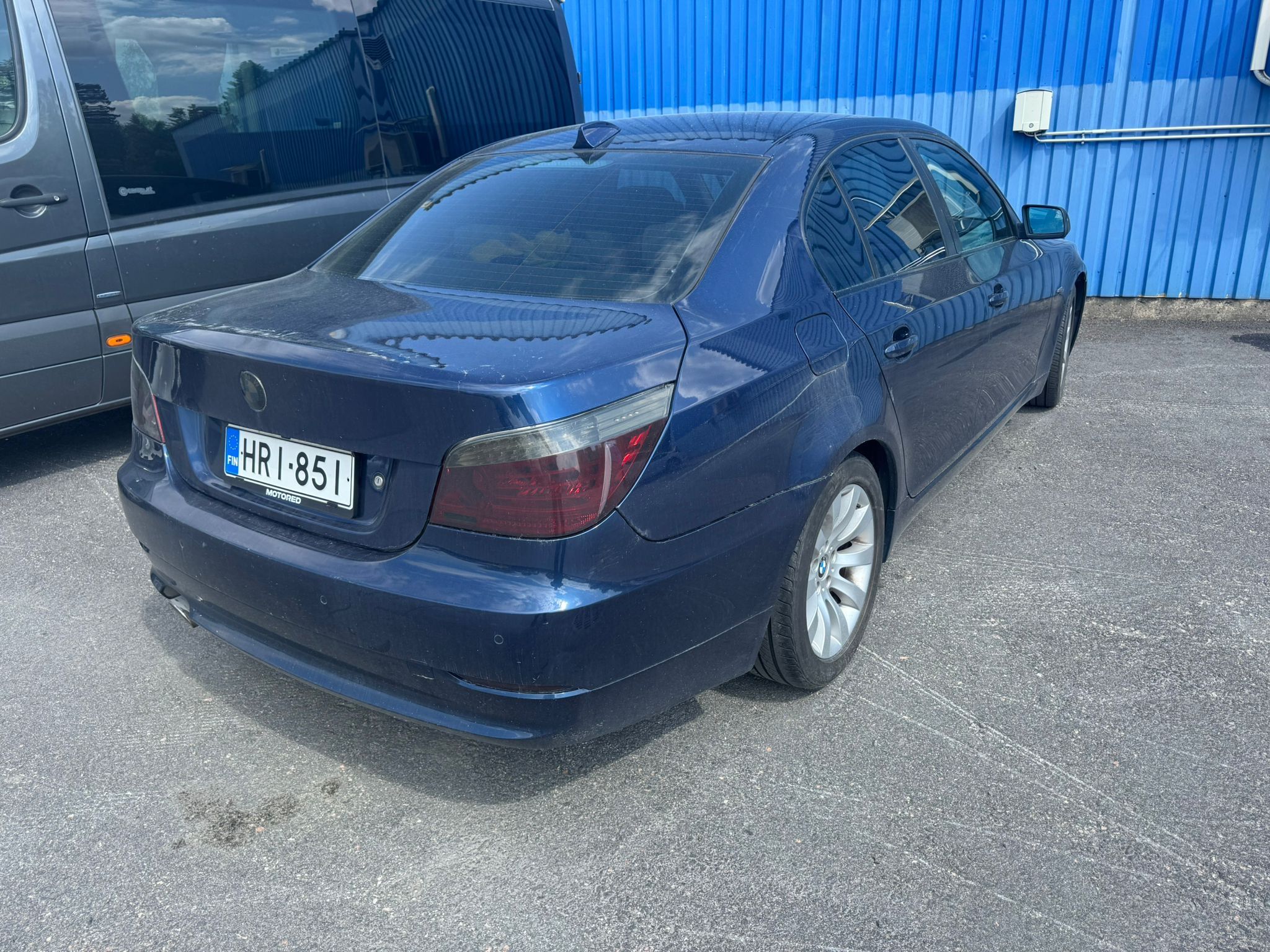 Image 4/8