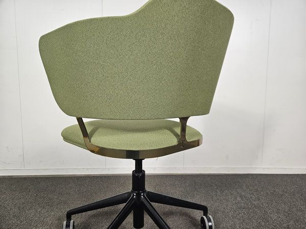 Image 5/8
