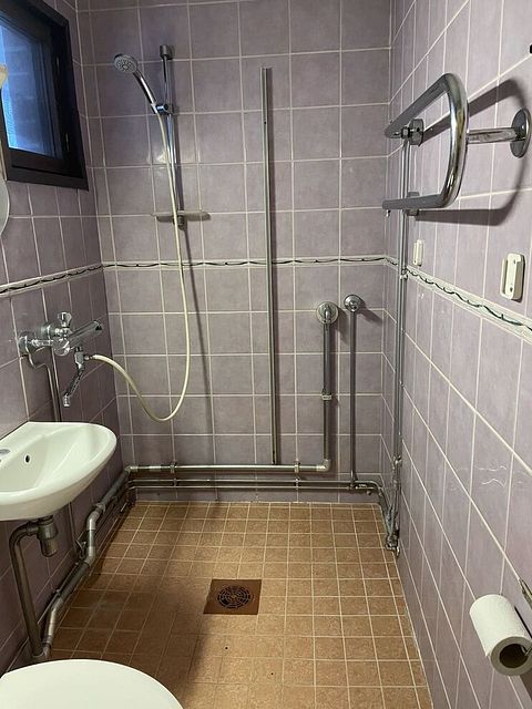 Image 12/19