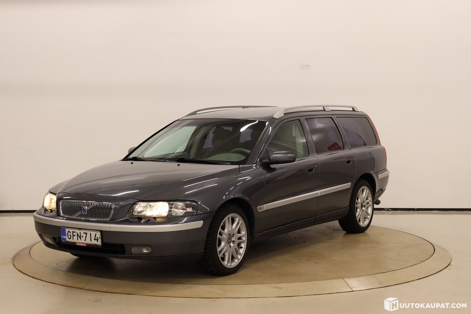 volvo-v70-2003-rovaniemi-huutokaupat