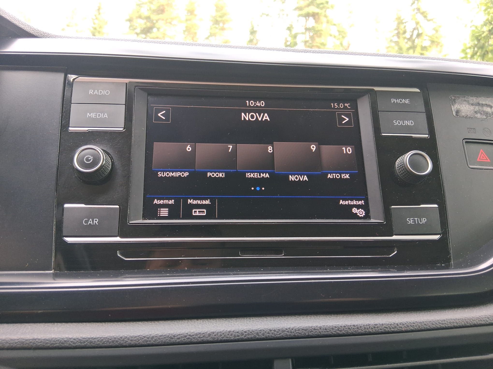 Image 15/50