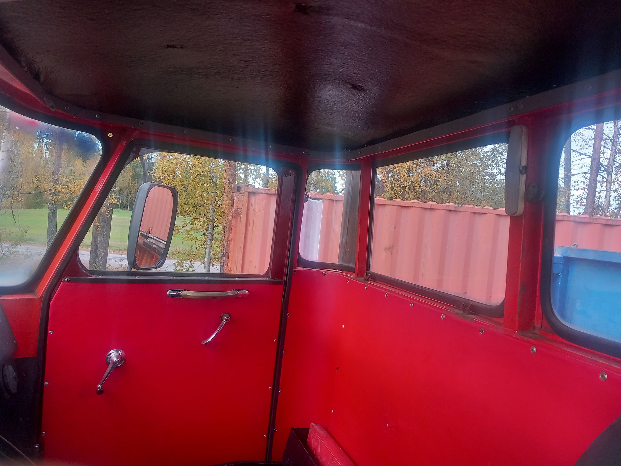 Image 11/12