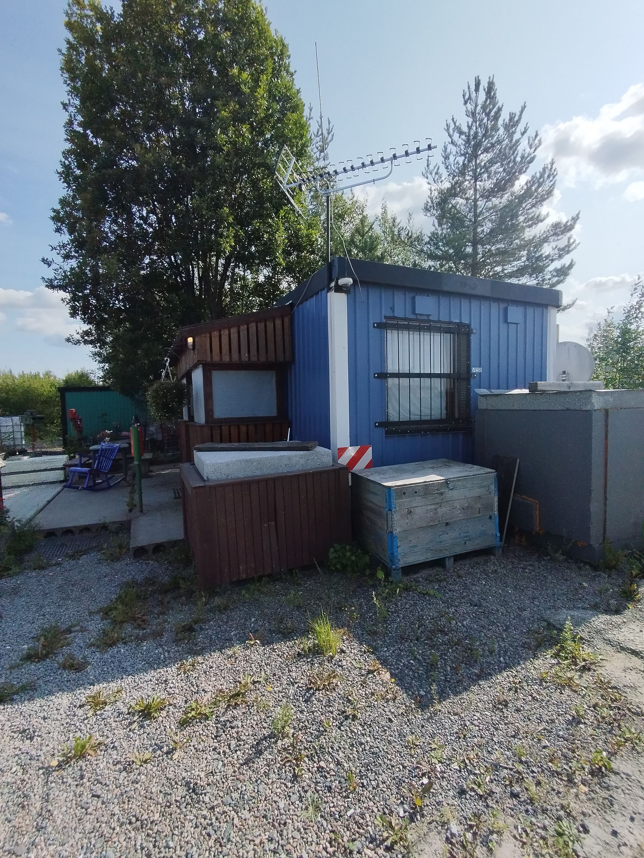 Image 4/18