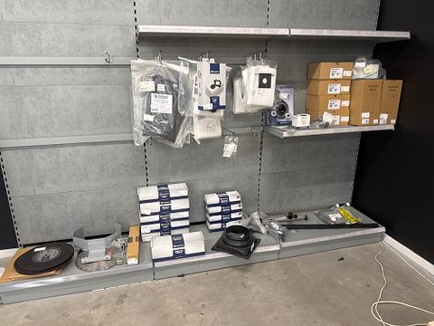 Image 1/30