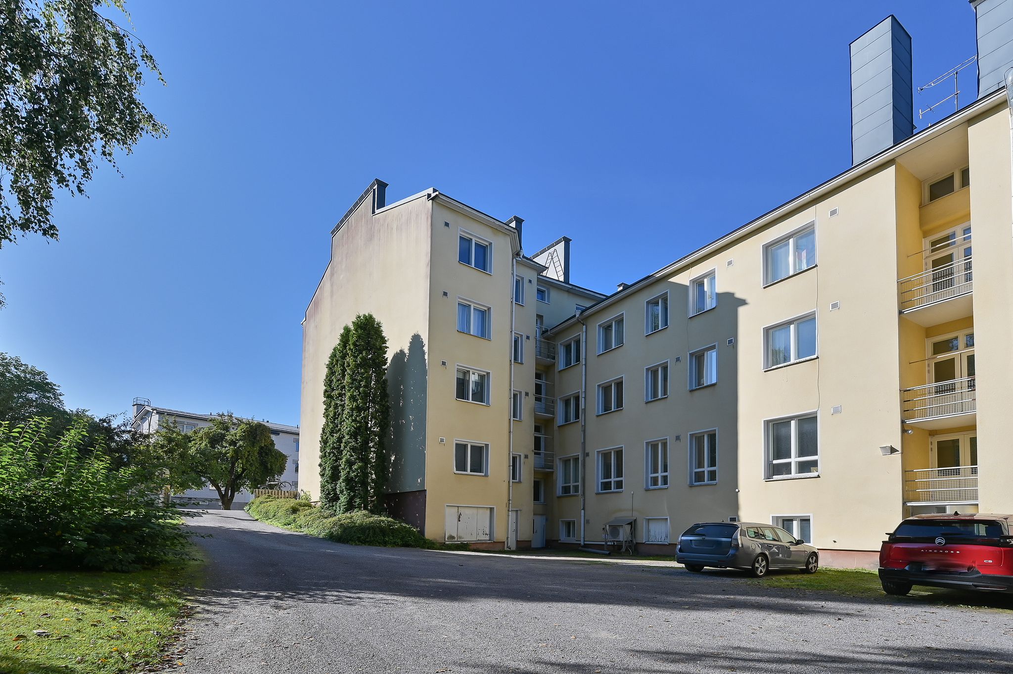 Image 2/11