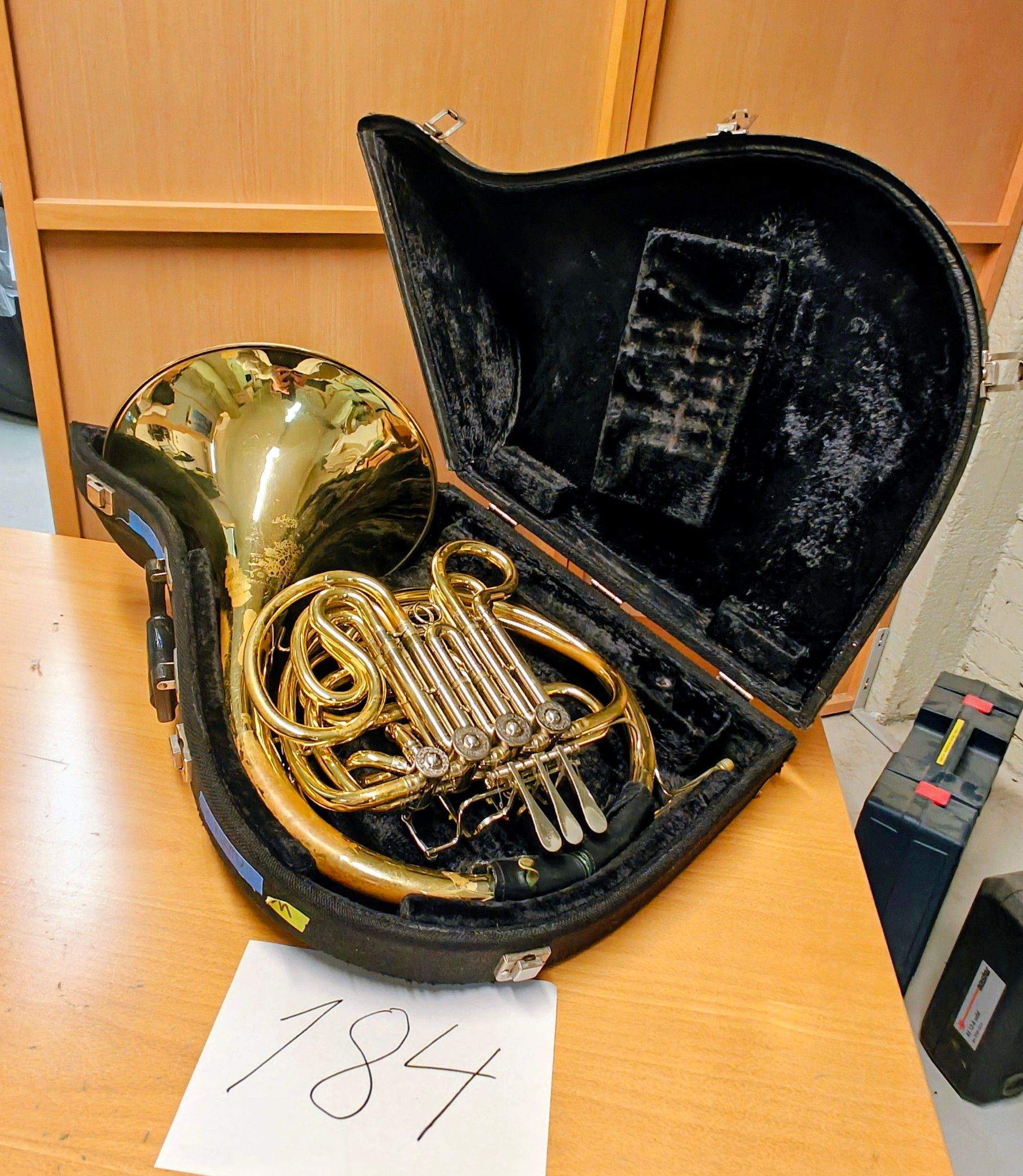 Image 1/9
