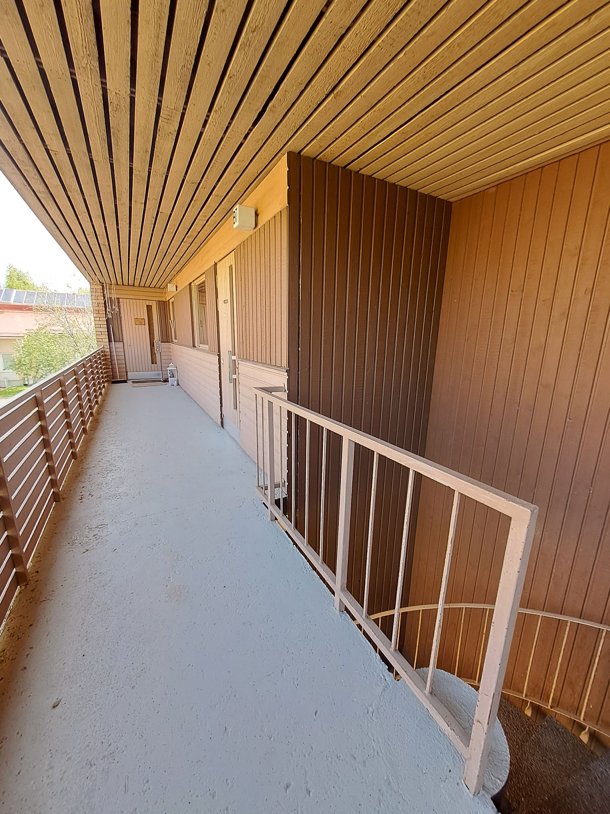 Image 10/68