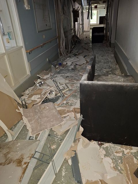 Image 35/40