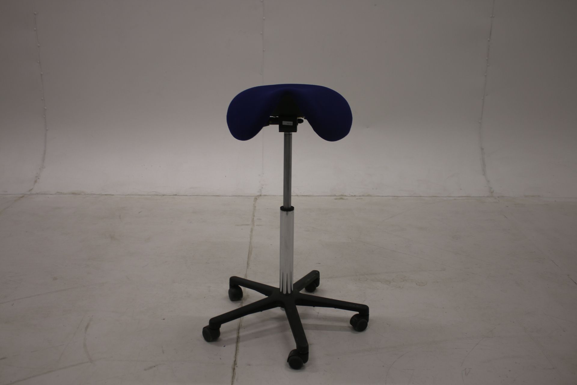Image 1/10