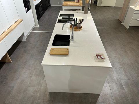 Image 21/110