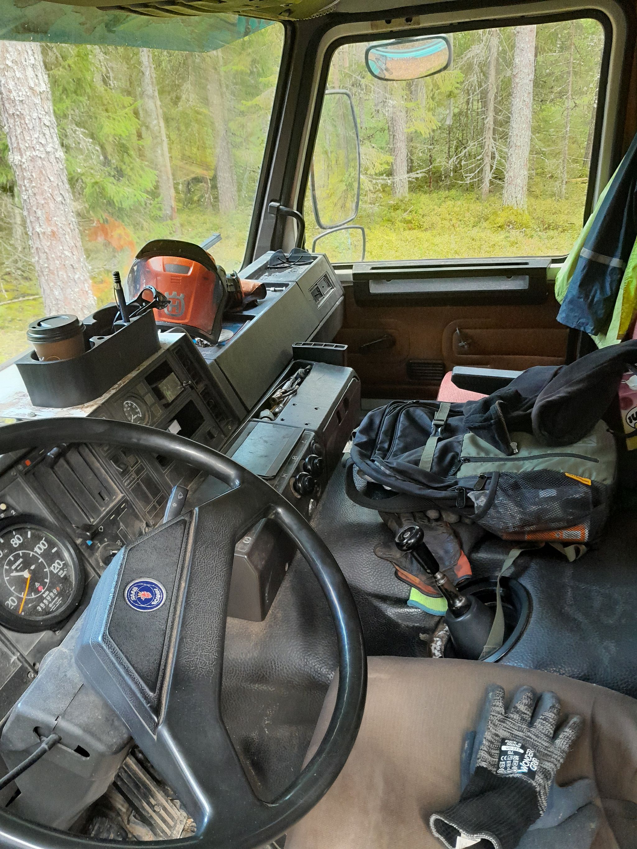 Image 11/16