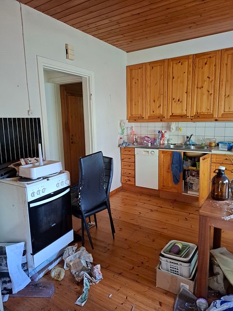 Image 20/142