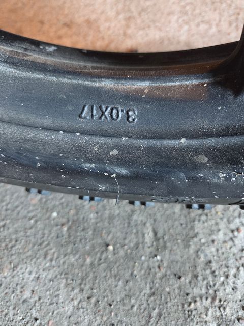 Image 8/9