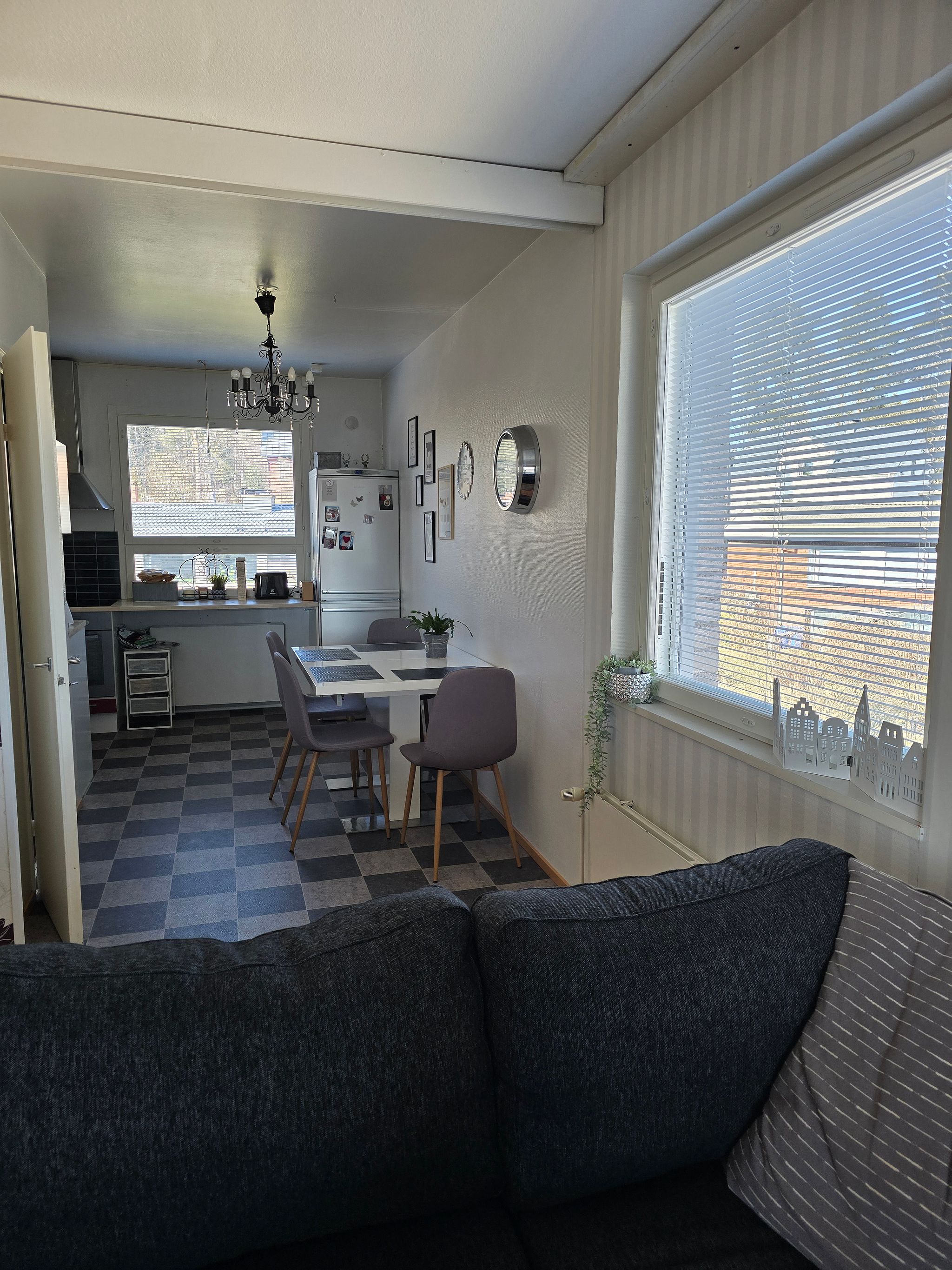 Image 7/15
