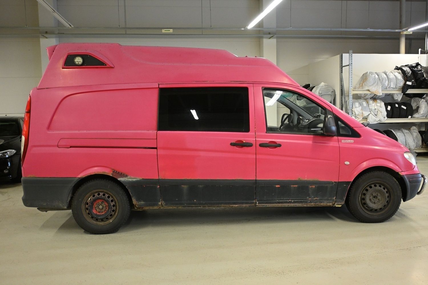 Image 8/44