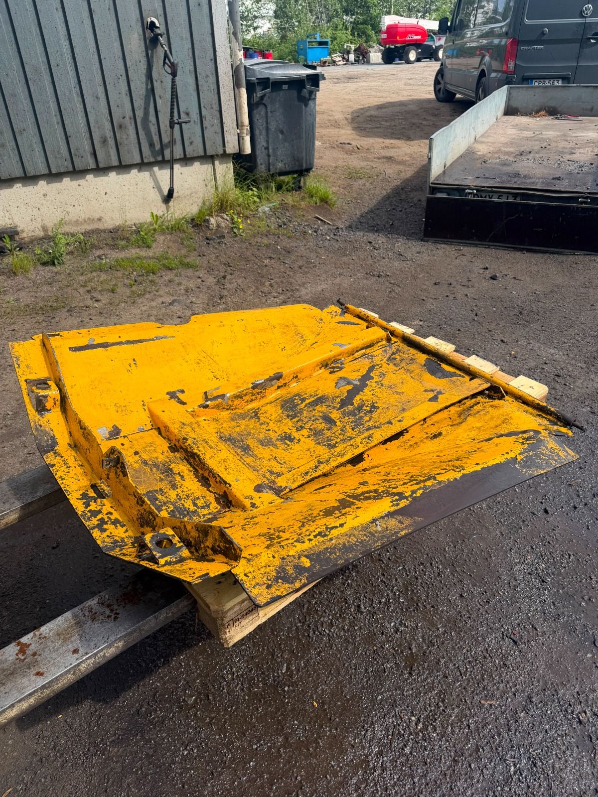Image 8/8