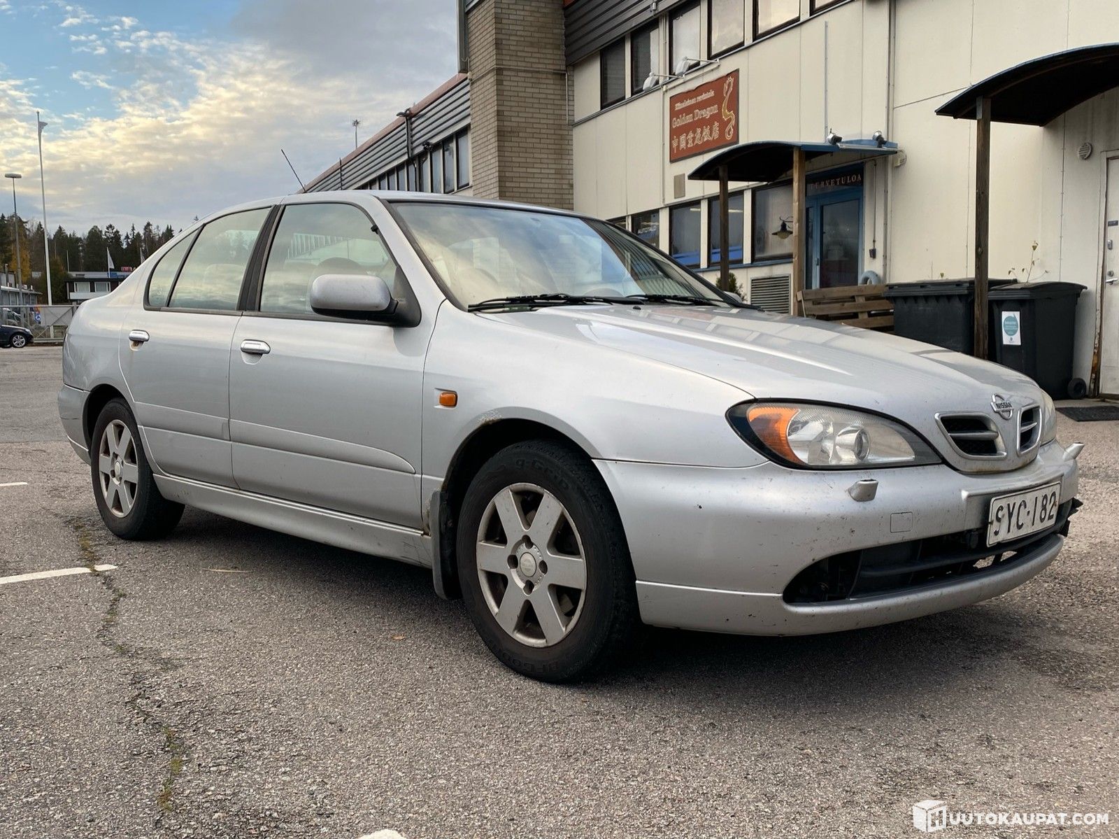 nissan-primera-2000-2-0-l-bensiini-260000-km-tampere-huutokaupat