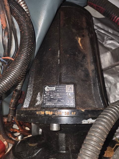 Image 2/8