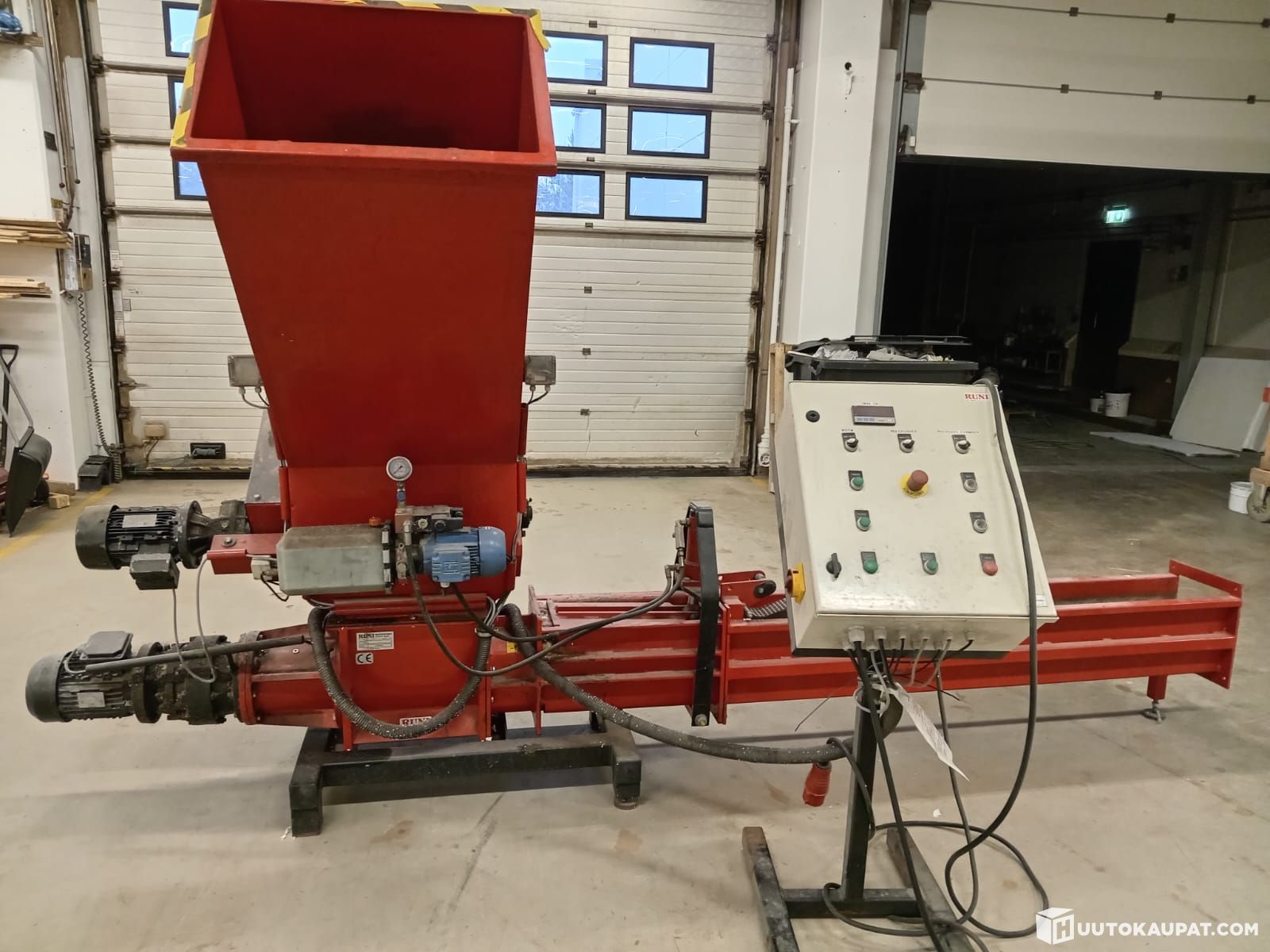 Muu merkki Runi SK 240, 2004 EPS / styrox materiaalin kompaktori ...