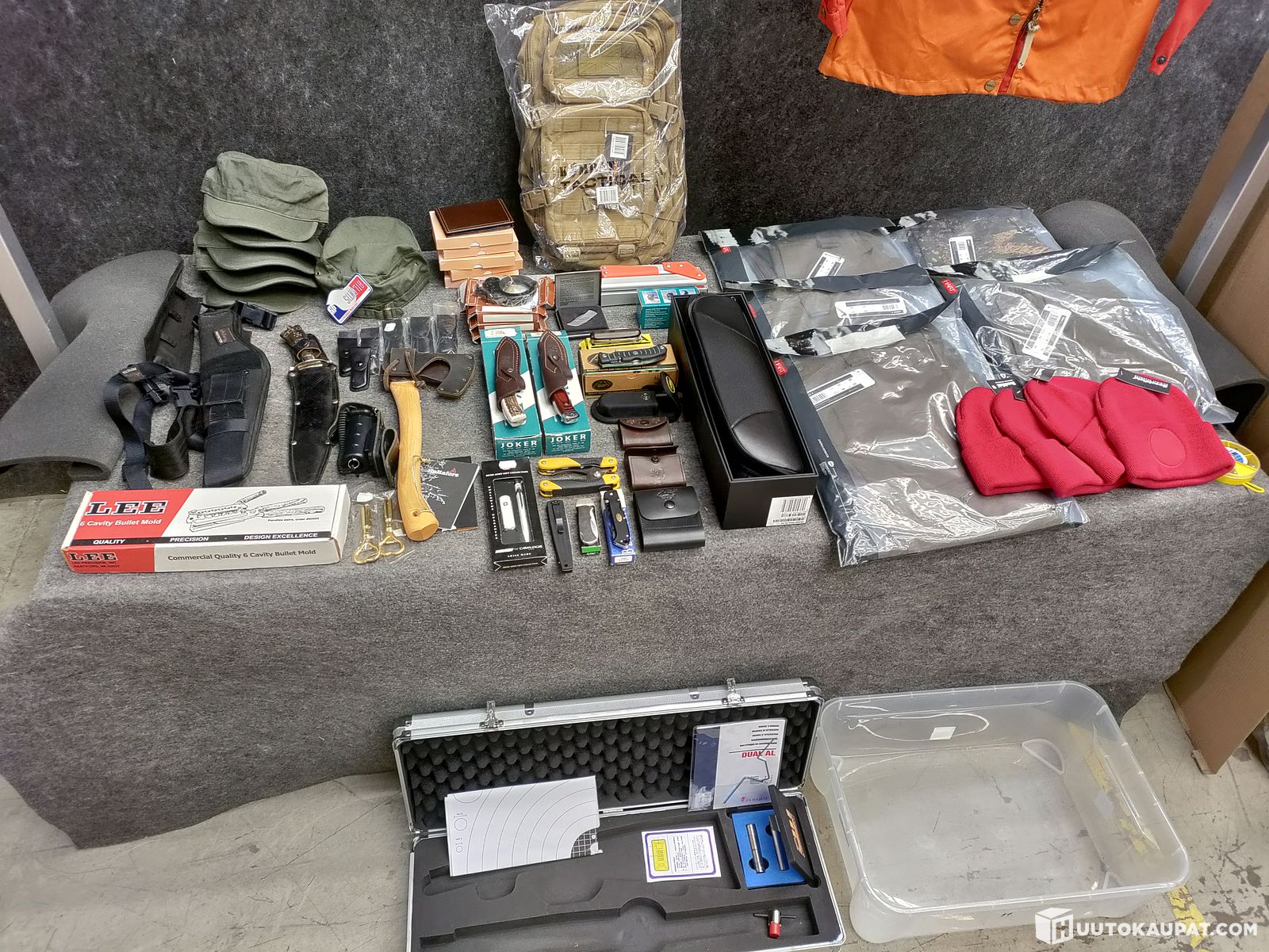 Erä ja metsästystarvikkeita (erä 69) Urheilu ja Ase Corenius Oy