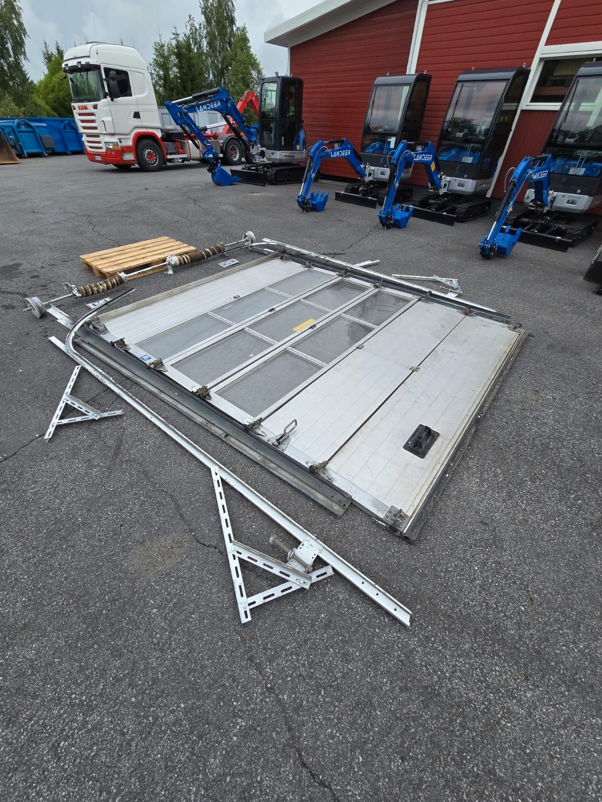 Image 5/6
