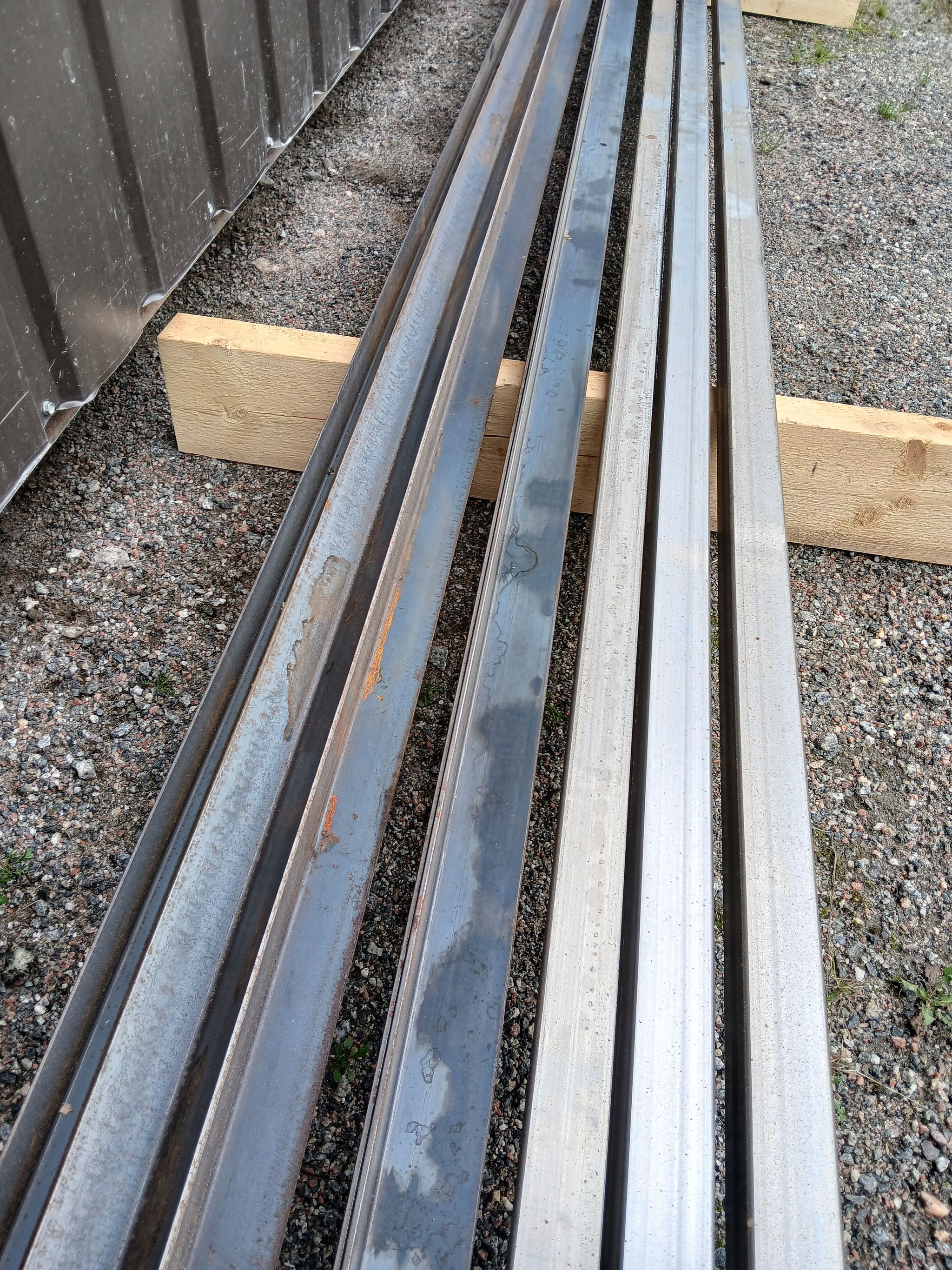 Image 6/8