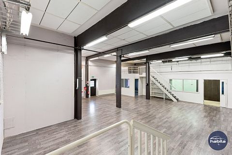 Image 1/23