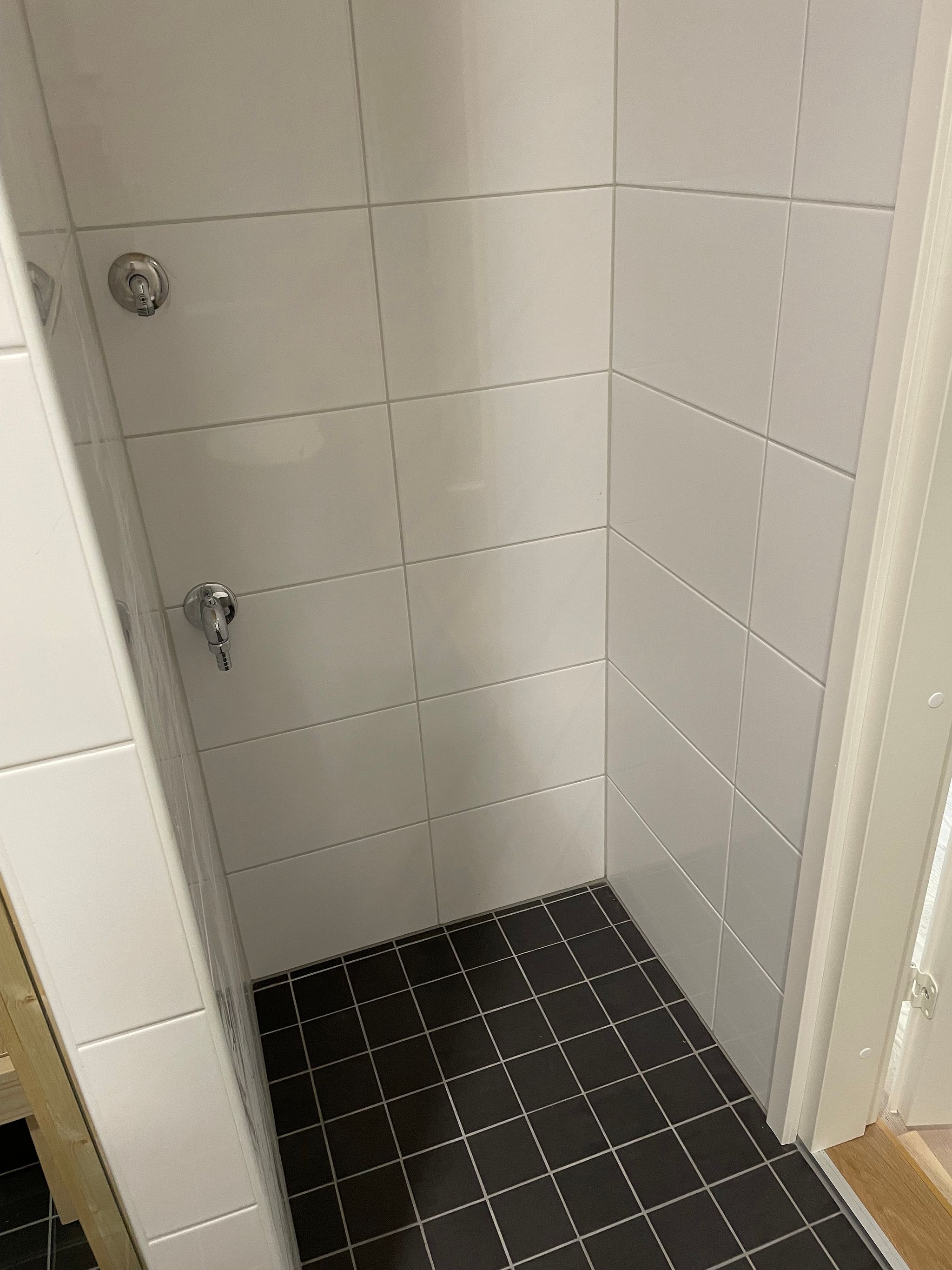 Image 6/50