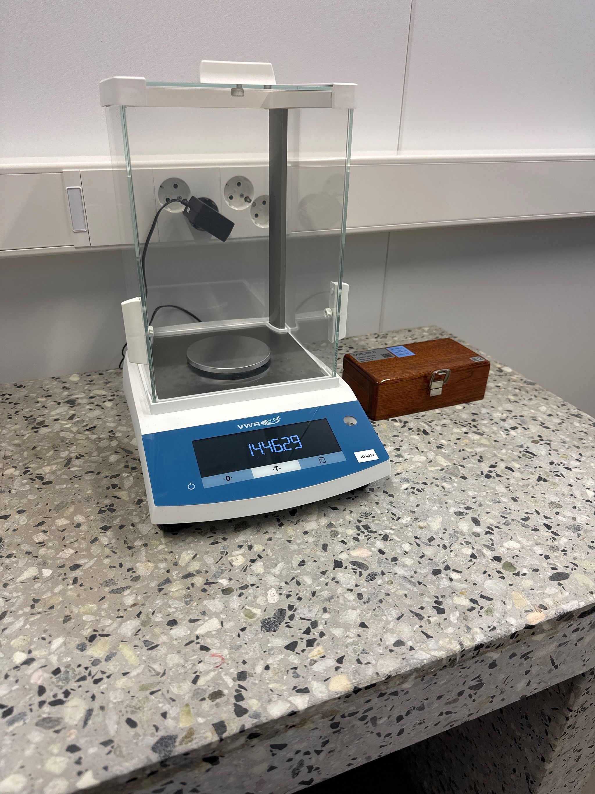 Image 1/12