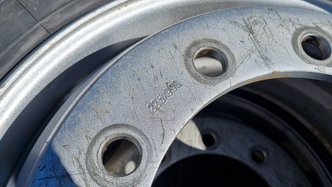 Image 6/6