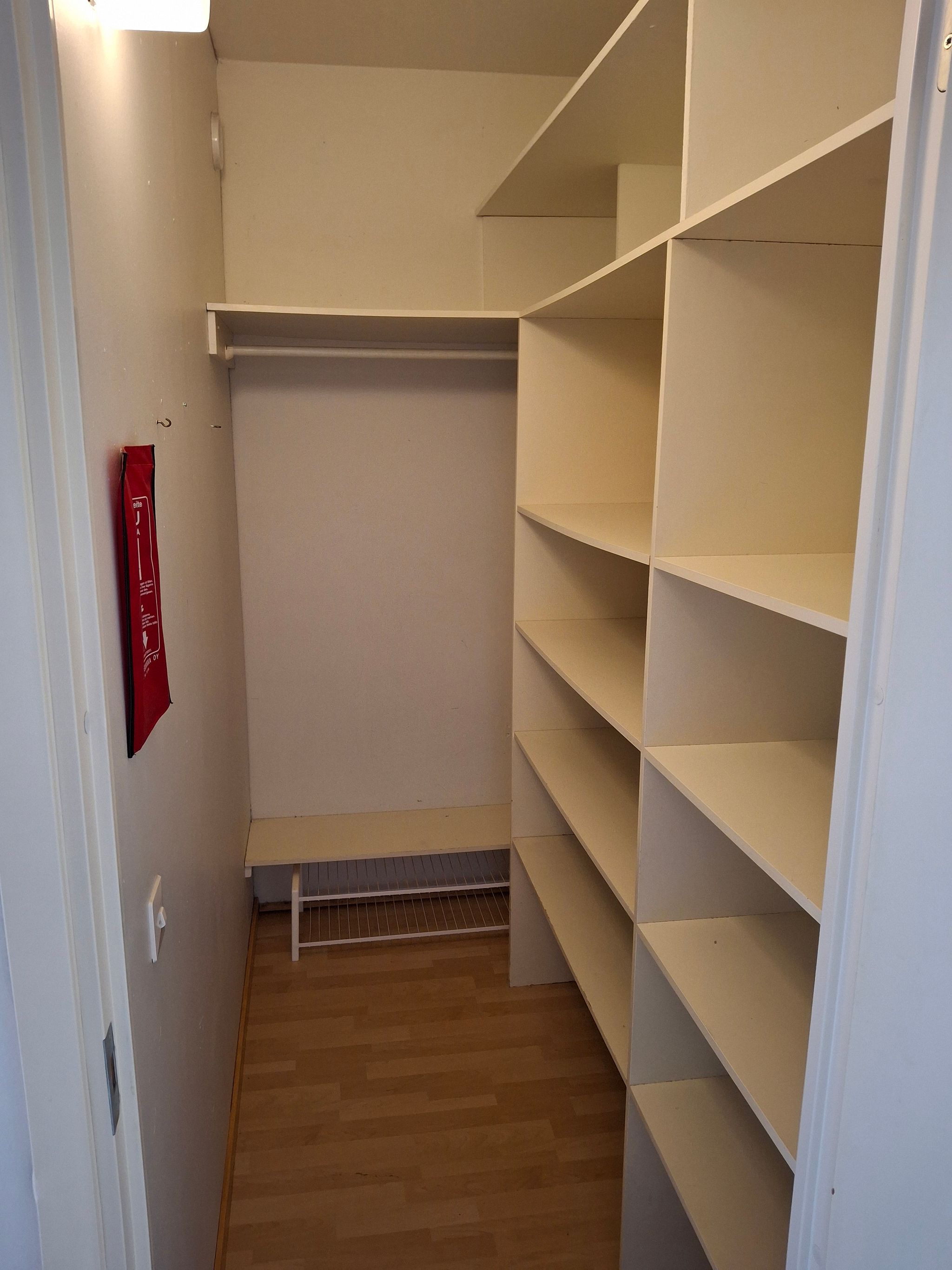 Image 6/12
