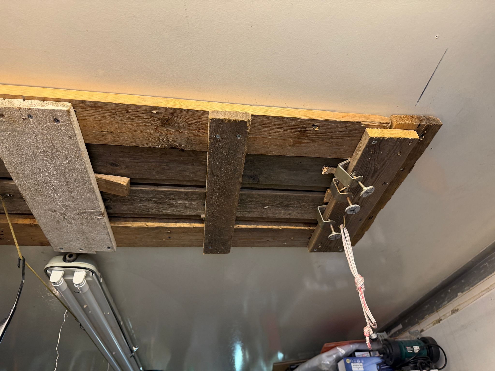 Image 19/44