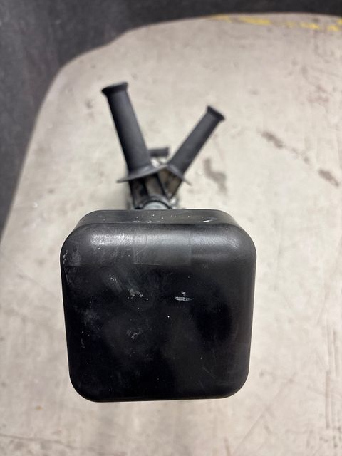 Image 9/12